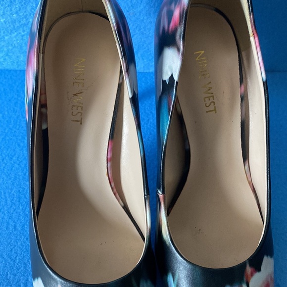 Nine West Floral Pumps   Size 7 - Picture 3 of 6